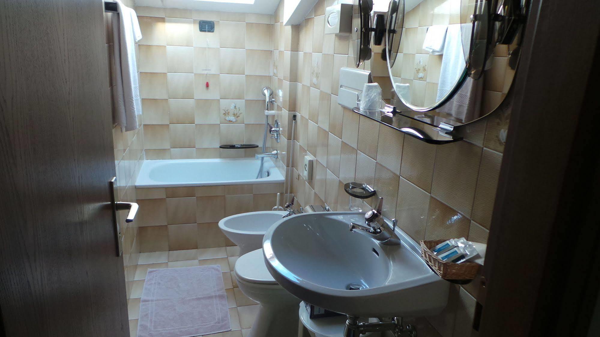 Albergo Antico Predazzo Buitenkant foto
